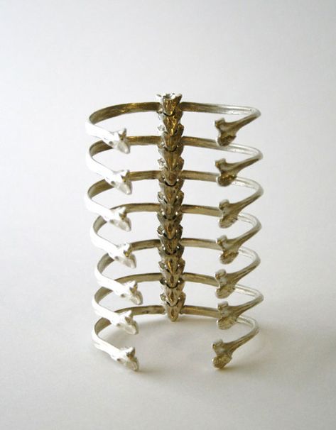 Ribcage Ring The Bling Ring, Bones Bracelet, Funky Jewelry, Steam Punk, Jewelry Inspo, Pretty Jewellery, Piercing Jewelry, Cute Jewelry, Jewelry Inspiration