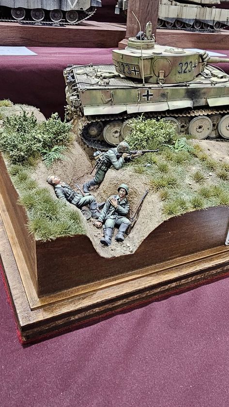 Ww2 Diorama, Model Train Display, Dragon Tattoo Art, Ww2 History, Military Action Figures, Avatar Funny, Photo Class, German Soldiers Ww2, Funny Pix