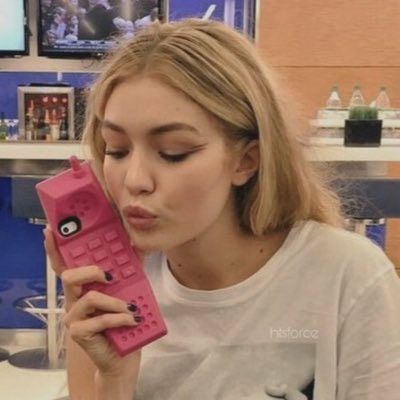 Kristina Romanova, Pink Phone, Gigi Hadid, We Heart It, Lost, Pink