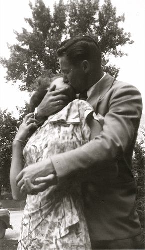 Old Fashioned Love, Vintage Kiss, In His Arms, Vintage Couples, Vintage Romance, The Embrace, Love Kiss, Kissing Couples, The Kiss