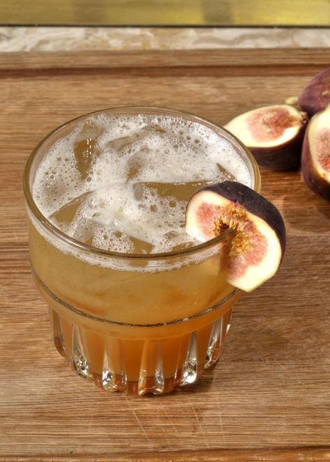 There are plenty of things you can do with fig jam: Spread it on toast, make it into a sauce or put it in a cocktail along with some scotch. "The housemade fig jam and fresh apple juice with the scotch work so well together," says Scott Gould, general manager of the New York location of Del Frisco's.  Ingredients: 1/2 oz. Glenfiddich 12 Yr  1/2 oz. Root liqueur  2 oz. lemon sour soda  2 oz. fig jam  1/2 oz. apple juice  1/2 oz. egg whites (optional)  Combine all ingredients in a shaker and shake until fig jam is dissolved. Strain with a Julep strainer over fresh ice into a bucket glass. Garnish with a lemon wheel or fresh fig. Gardens Design Ideas, Mulled White Wine, Apple Cocktail Recipes, Fall Cocktail Recipes, Chai Tea Recipe, Apple Cocktail, Fall Cocktails Recipes, Cider Cocktails, Fall Cocktail