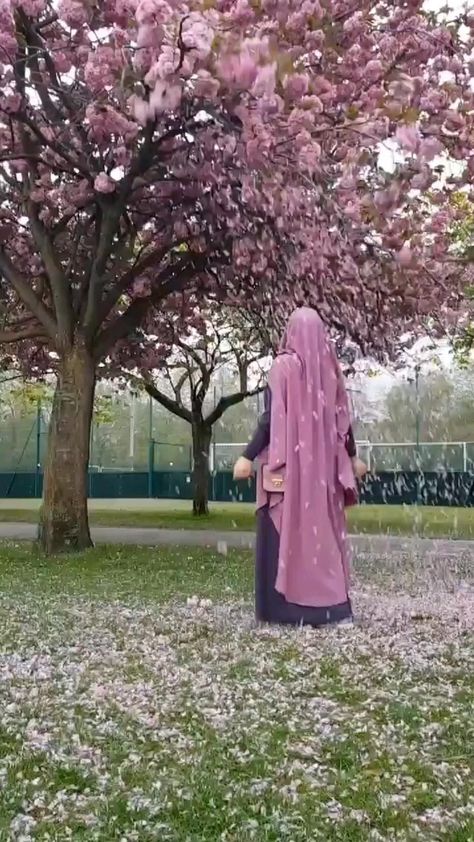 Hijab Video, Niqab Aesthetic, Cadbury Purple Wedding, Blue Sky Photography, Beauty Tips In Urdu, I Love My Hubby, Photography Backdrop Stand, I Love You Pictures