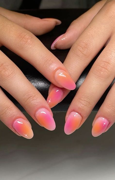 There's a new beauty trend taking over Instagram and it's absolutely stunning. Say hello to "quartz nails". Aura Nails And French Tips, Preppy Nail Ideas For Kids Short, Simple Nail Ideas Summer, Short Aura Nails Square, Pink Orange Aura Nails, Summer Time Nail Ideas, Aura Nail Designs Almond, Acrylic Nail Designs Ombre, Mail Inspo Summer