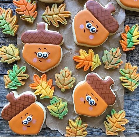 Acorn Cookies, Leaf Cookies, Thanksgiving Cookies, Sugar Cookie Designs, Taste And See, Fall Cookies, Cookie Inspiration, Thanksgiving Desserts, Pumpkin Cookies