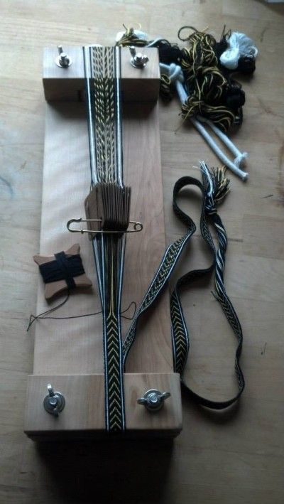 Loom Plans How To Build, Card Weaving Loom, Viking Tablet Weaving, Viking Weaving, Viking Crafts, Tablet Weaving Patterns, Band Weaving, Erector Set, Weaving Loom Diy