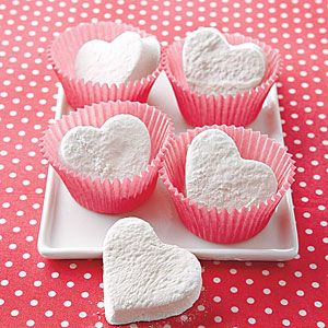 Heart-Shaped Marshmallows Recipe Inexpensive Valentines Day Ideas, Recipes With Marshmallows, Homemade Marshmallows, Valentines Day Food, Valentine's Day Recipes, Valentines Day Treats, Valentines Food, Valentine Treats, Sweet Valentine