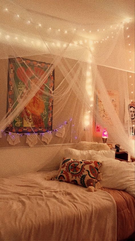 Pink Twin Canopy Bed, Bed Canopy Corner, Canopy Over Bed Corner, Corner Bed With Canopy, Canopy Dorm Bed, Twin Bed Canopy Ideas, Canopy Corner Bed, Tapestry Canopy Bed, Canopy Bed Corner