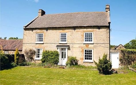 Yorkshire Farmhouse, Georgian Cottage, Georgian Farmhouse, Stone Homes, 3 Storey House Design, Houses Exterior, English Farmhouse, Cottage Farmhouse Decor, Dark Cave