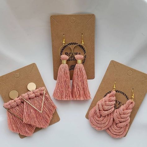 Unique Macrame Ideas Diy, Macrame Earrings Diy, Jewelry For Beginners, Macrame Earrings Tutorial, Diy Macrame Earrings, Earrings Macrame, Macrame Wall Hanging Tutorial, Diy Earrings Easy, Diy Fabric Jewellery