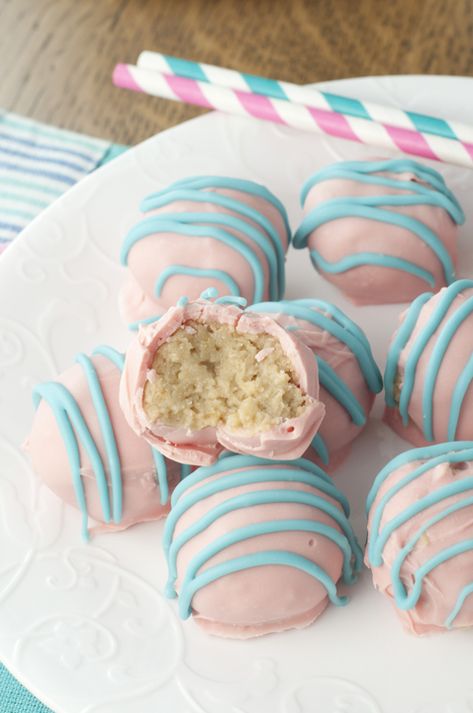 Cotton Candy Oreo Truffles | Wishes and Dishes Cotton Candy Flavored Desserts, Truffle Dessert, Period Food, Cotton Candy Recipe, Wishes And Dishes, Gender Reveal Party Food, Truffle Recipes, Oreo Truffles Recipe, Dessert Truffles