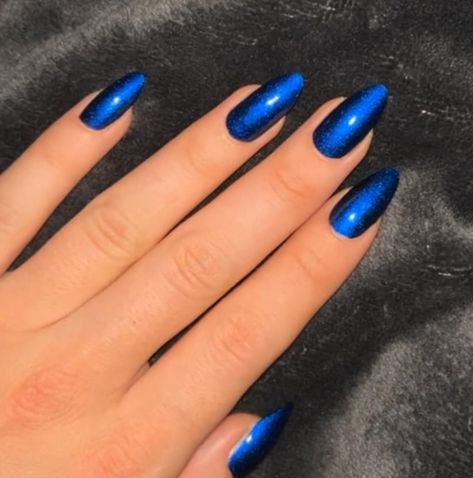 Blue Nails With Yellow Accent, Blue Nails Metallic, Royal Blue Chrome Nails, Sapphire Blue Nails, Blue Metallic Nails, Royal Blue Acrylic Nails, Nails Inspiration Blue, Car Nails, Leo Lilith