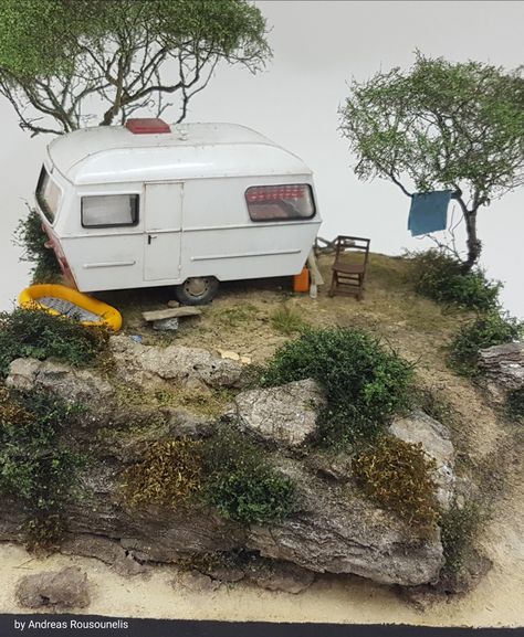 Camping Diorama Ideas, Camping Diorama, Andreas Rousounelis, Fantasy Village, Cool Kids Rooms, Miniature Cars, Miniature Houses, Trailer Park, Miniature Crafts