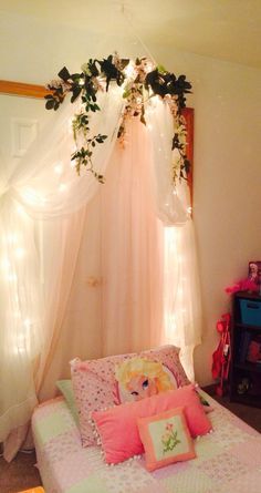 DIY hula hoop Canopy Bed Curtains Diy, Fairy Canopy, Hula Hoop Canopy, Hoop Canopy, Diy Bed Canopy, Canopy Ideas, Canopy Bed Diy, Pergola Diy, Fairy Bedroom