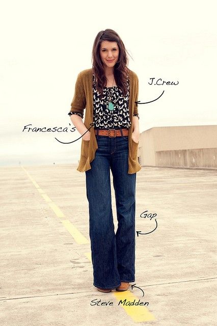 jeans Cute Cardigan Outfits, How To Wear Jeans, Looks Jeans, Elle Fashion, Yellow Cardigan, Mode Casual, Jeans Outfit, Looks Chic, Mode Inspiration