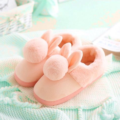 . Girls Footwear, Cute Womens Shoes, Background Beauty, Korean Fashion Summer, Slippers Online, Pink Slippers, Shoes Ideas, Winter Home, Best Shoes