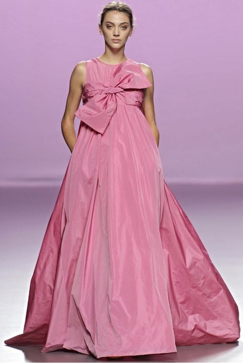 The 2nd Skin Co Pink Taffeta Evening Gown With Bow Tafetta Dress, Purple Evening Dress, Vestidos Color Rosa, Pink Long Dress, Casual Day Dresses, Taffeta Dress, Pink Gowns, Party Looks, Couture Dresses