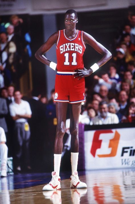 Manute Bol 7'6 & 76'ers or Philadelphia's Sixer's ,Center #11 Manute Bol, Basketball Shooting, Kareem Abdul Jabbar, Nba Legends, Basketball Uniforms, Basketball Legends, Sports Day, National Basketball Association, Philadelphia 76ers