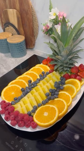 Fruit Kabobs Display, Fruits Platter, Fruit Skewer, Snack Platters, Deco Fruit, Amazing Food Platters, Fruit Creations, Fruit Platter Designs, Fruit Platters