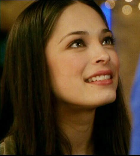 Lana Smallville, Lana Lang Smallville, Kristen Kreuk, Lana Lang, Girl God, Kristin Kreuk, Nose Job, Smallville, Autumn Aesthetic