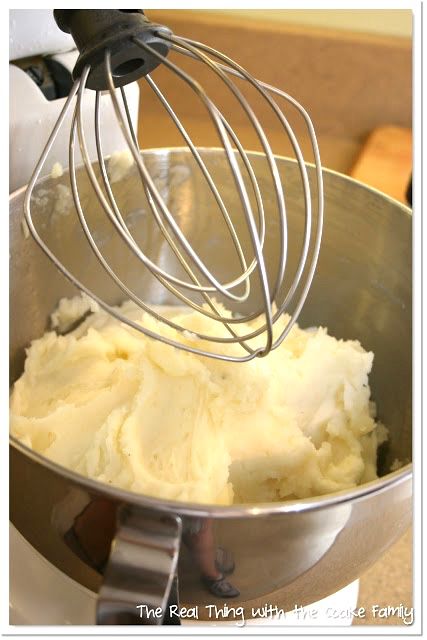 Crockpot Sausage And Potatoes, Mashed Potatoes Recipe Easy, Stand Mixer Recipes, Mashed Potato Recipe, Kitchen Aid Recipes, Easy Mashed Potatoes, Fluffy Mashed Potatoes, Best Mashed Potatoes, Mixer Recipes