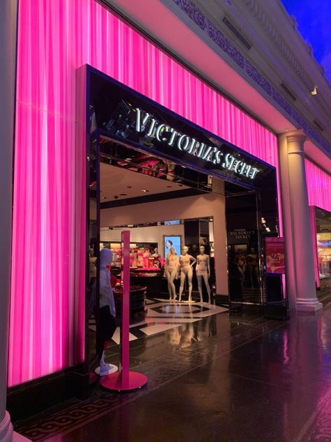 Victoria Secret Shop Aesthetic, Victoria Secret Shop, Abu Dubai, Victorious Secret, Victora Secret, Victoria Secret Store, Pink Shopping, Victory Secret, Pink Pages