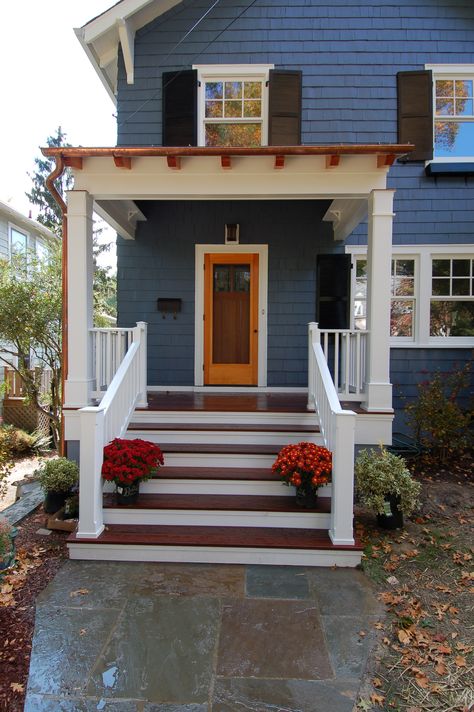 Small Front Porches Designs, Front Porch Design Ideas, Veranda Design, Front Porch Steps, Porch Kits, Porch Design Ideas, House With Balcony, Building A Porch, Front Porch Design