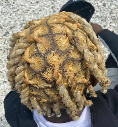 Loc Dye, Dread Hair Styles, Type Of Hairstyles, Men Dread Styles, Dreads Men, Single Braids Hairstyles, Loc Colors, Mens Hair Styles, Dreadlocks Men