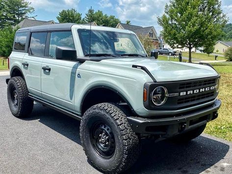 4WP Fender Deletes + 2” Level Kit + 35s on Bronco Black Diamond. | Bronco6G - 2021+ Ford Bronco Forum, News, Blog & Owners Community Bronco Ford Green, Nice First Cars, Blue Ford Bronco Aesthetic, Blue Bronco Ford 2022, Bronco Asethic, Ford Bronco New, Blue Bronco Aesthetic, Bronco Car Aesthetic, Cactus Grey Bronco