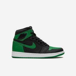 JOIN THE RAFFLE: - Sign up on urbanstaroma.com (HERE), registration is mandatory in order to participate to the raffle - Enter your US size - The contest ends March 2nd (16:00 CET) - Winners will be contacted by e-mail from March 3rd (16:00 CET) Color: BLACK / PINE GREEN-WHITE-GYM REDAir Jordan 1 Retro High OG Sneakers (555088-030)Leather upper with mesh detailsPadded collarJordan logo embroideredRubber sole Green Gym, Original Air Jordans, Tenis Nike Air, Black Pine, Jordan Model, Jordan 11 Retro Low, Dramatic Style, Air Jordan 12 Retro, Jordan 12 Retro