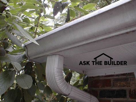 Paint aluminum gutters that no longer look good. Wash well with Stain Solver before painting. Great how-to videos here. Painting Aluminum Siding, Painting Gutters, Diy Gutters, House Maintenance, Furniture Painting Tips, Copper Gutters, House Colours, Aluminum Siding, Exterior Makeover