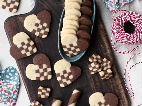 Schackhjärtan – Brinken Bakars recept på julkakor Checkerboard Cookies, Creative Baking, Holiday Dessert Recipes, Swedish Recipes, Baking Blog, Sweet Cookies, Baking Sweets, No Bake Cookies, Christmas Baking