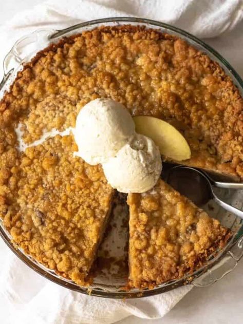 Apple Pie With Graham Cracker Crust - Crumb-Snatched Apple Walnut Recipes, Baked Graham Cracker Crust, Mini Apple Pie Recipe, Pie With Graham Cracker Crust, Graham Pie, Dutch Apple Pie Recipe, Graham Cracker Crust Recipe, Crumb Recipe, Apple Pie Recipe Easy