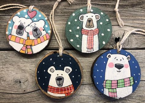 Wooden Christmas Decorations Wood Ornaments Easy Diy, Wood Slab Christmas Ornaments, Polar Bear Ornaments Diy, Painted Wood Discs Christmas Ornament, Christmas Hand Painted Ornaments, Round Wooden Ornaments Diy, Wooden Ornaments Painted, Painted Wood Ornaments Christmas, Wooden Ornaments Diy Wood Slices