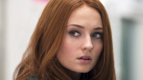 Sansa.......wow.  Game of Thrones Sophia Turner, Harry Potter Next Gen, X-men Apocalypse, Harry Potter Next Generation, Jean Grey Phoenix, Dark Phoenix, Sansa Stark, Redhead Beauty, Sophie Turner