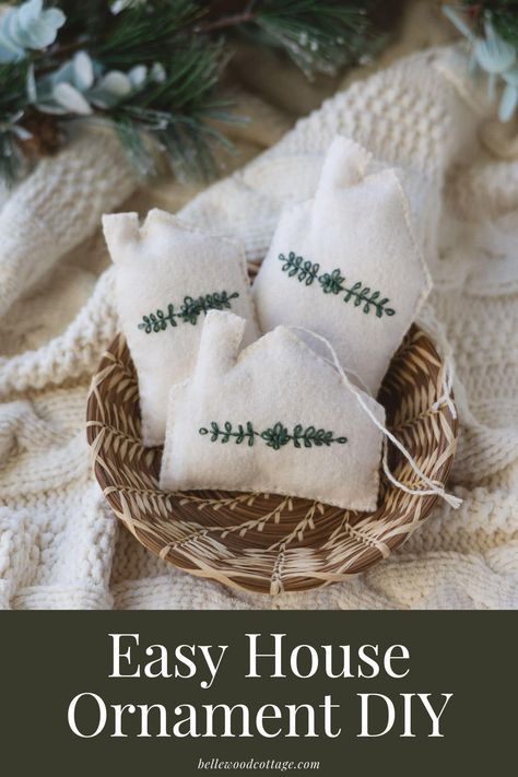 House Ornaments Diy, Homemade Christmas Tree Ornaments, Homemade Christmas Tree, Embroidery Ornaments, Felt House, Sewing And Embroidery, Farmhouse Style Christmas, Diy Christmas Tree Ornaments, Homemade Ornaments