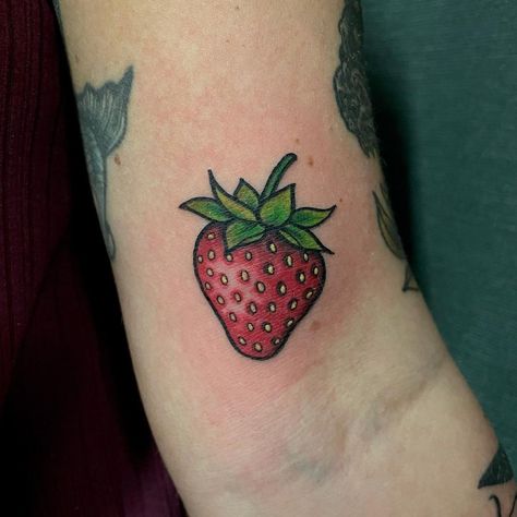 Strawberry Aesthetic Tattoo, Minimal Strawberry Tattoo, Color Strawberry Tattoo, Realistic Strawberry Tattoo, Black Strawberry Tattoo, Strawberry Tattoo Small, Traditional Strawberry Tattoo, Small Strawberry Tattoo, Strawberry Tattoo Design