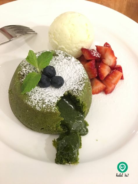 Lava Cake Design, Matcha Lava Cake, Dessert Cafe, Plating Ideas, Lava Cake Recipes, The Matcha, Dessert Tea, Black Sesame Ice Cream, Lava Cake