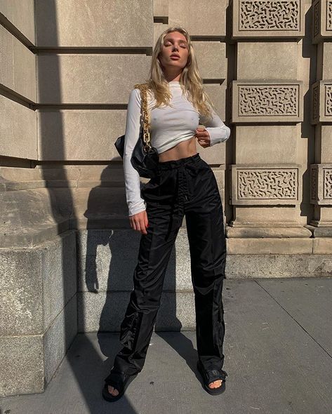 Elsa Hosk Outfits, Elsa Hosk Style, Street Style Aesthetic, Romee Strijd, Elsa Hosk, Outfit Look, Mode Vintage, Celebrity Pictures, Outfits Casuales