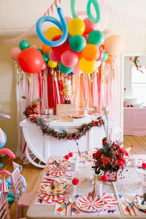 Circus Birthday Party Decorations, Vintage Circus Birthday Party, Carnival Birthday Theme, Circus Themed Birthday Party, Circus 1st Birthdays, Birthday Party At Home, Circus Theme Party, Boy Birthday Party Themes, Circus Birthday Party