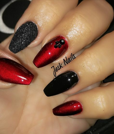 Red And Black Nails Design Coffin, Black Red Nails Design, Red And Purple Nails, Red And Black Nails Design, Dip Designs, Red Nails Design, Black Nails Design, Red And Black Nails, Red Black Nails