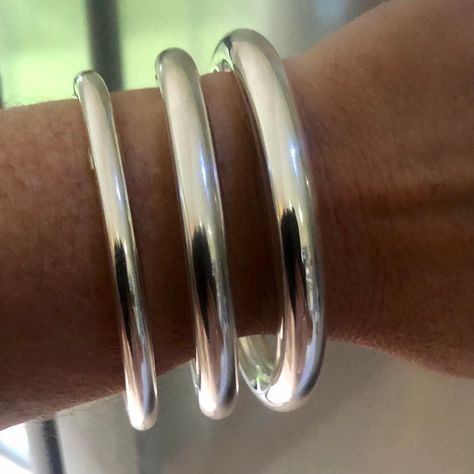 Silver Ring Bracelet, Silver Bangles Aesthetic, Chunky Silver Jewellery, Bangles And Bracelets, Layered Bangles, Bangles Silver, Silver Ring Designs, Sterling Silver Bangle, Stacked Jewelry