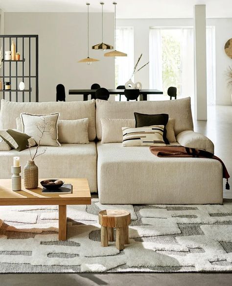 Coup de Coeur : Le canapé d'angle en velours côtelé | Shake My Blog Large Modern Rugs, Pine Shelves, Beige Living Rooms, Dining Living Room, Salon Decor, Interior Deco, Luxury Rug, Support Mural, Design Minimalista