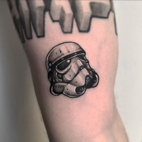 MonokiyoTattooer on Instagram: “Small Stormtrooper ☁️ #tattoo #starwars #starwarstattoo #stormtrooper #darkart #darkartist #blackwork #blackink #inked #tattooer…” Lego Stormtrooper Tattoo, Storm Trooper Tattoo, Starwars Tattoo Small, Stormtrooper Tattoo, Lego Stormtrooper, Tattoo Reference, Muster Tattoos, Star Wars Tattoo, Small Tattoos For Guys