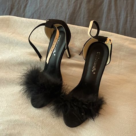 Black Feather Heels Feather Heels Black, Black Swan Shoes, Heels With Feathers, Hoco 2023, Cocktail Dinner Party, Hoco Shoes, Outfit For Party, Feather Shoes, Fluffy Heels