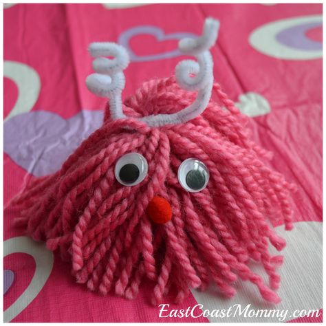 Video and written instructions for making Valentine's Day LOVE BUGS. Valentines Day History, Easy Yarn Crafts, Bug Crafts, Valentine Crafts For Kids, Diy Yarn Crafts, Love Bug, Diy Valentines Crafts, Valentines School, Valentine's Day Quotes