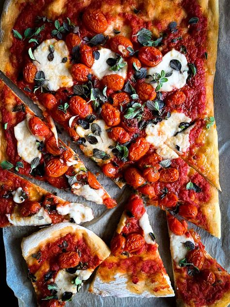 Sliced up pizza with red sauce, tomatoes and herbs. Red Sauce Pizza Toppings, Red Sauce Pizza Recipes, Cherry Tomato Pizza Sauce, Pizza Red Sauce Recipe, Pizza With Sun Dried Tomatoes, Roasted Cherry Tomato Pizza Sauce, Cherry Tomato Pizza, Gourmet Pizza Recipes, Red Pizza