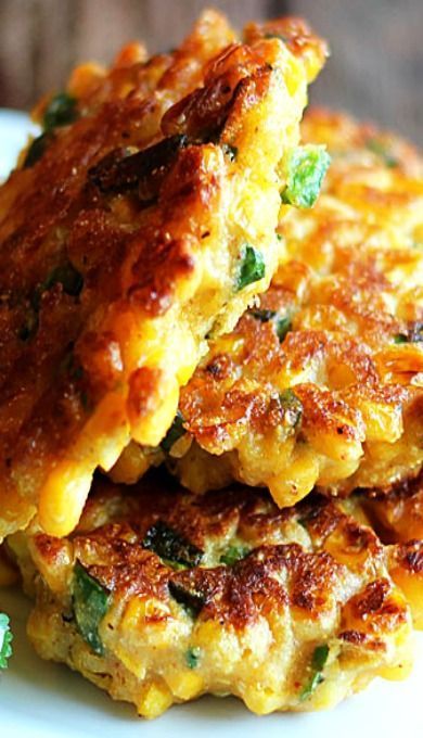 Vegetarian Side Recipes, Fritters Recipes, Jalapeño Corn, Corn Fritter Recipes, Pasta Vegetariana, Corn Dishes, Corn Fritters, Fritter Recipes, Corn Recipes