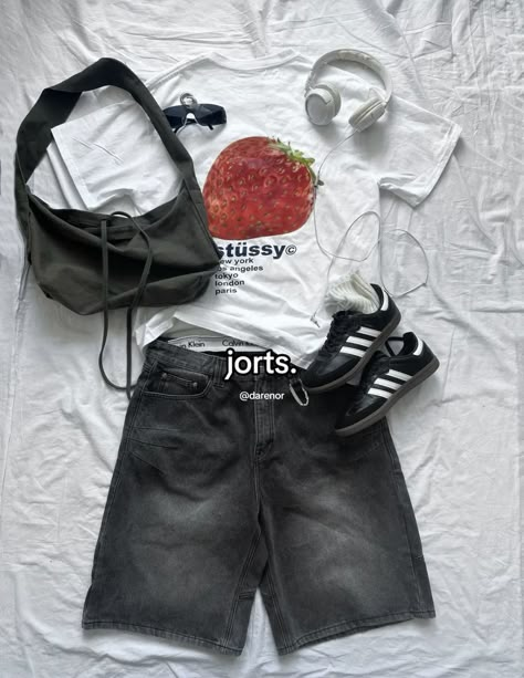 Black Jorts Outfit Idea, Black Grey Outfit, Outfits Jorts, Jorts Aesthetic, Jorts Fashion, Grey Shorts Outfit, Jorts Outfit, Alt Y2k, Aesthetic Wardrobe