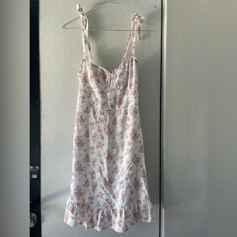 New With Tags Hollister Floral Dress Size Xs Regular Length Hollister Dresses, Xs Dresses, Dresses Xs, Hollister, Floral Dress, Pink White, Colorful Dresses, Tags, Floral