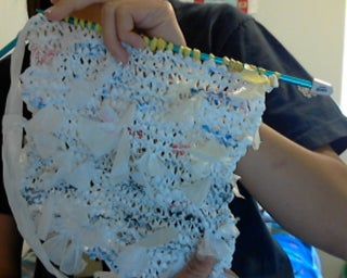 How to Knit a Bag Out of Plastic Bags! : 5 Steps - Instructables Knit A Bag, Plastic Bag Crafts, Useful Projects, Bottle Wrappers, Finger Knitting, How To Knit, Easy Paper Crafts, Big Bags, Plastic Bags